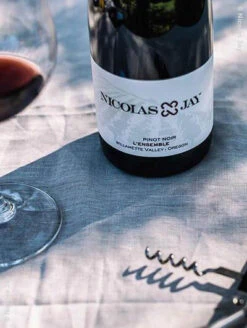 Nicolas Jay : L'Ensemble Pinot Noir 2019 Ein Karton Mit 6 Flaschen (75cl)